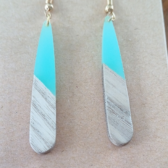 Elegant Turquoise and Wood Drop Earrings - Picture 2 of 2